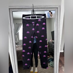 Women’s Free people movement 7/8 length lotus flower leggings